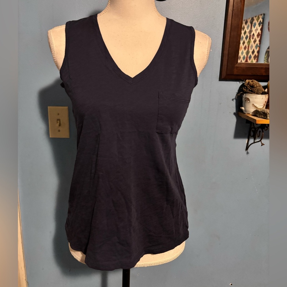 Max Studio, lightweight, V-Neck, Tank Top
